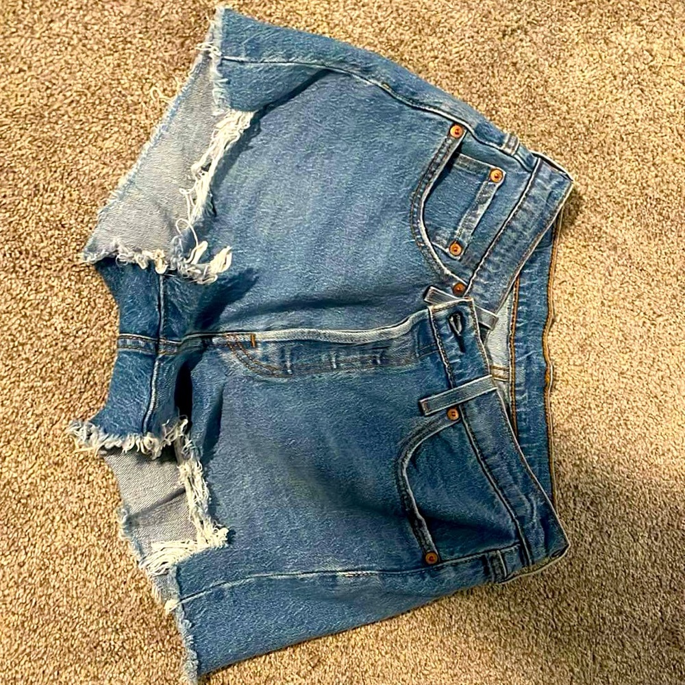 EUC Levi’s Jean shorts sz 29 button up fly